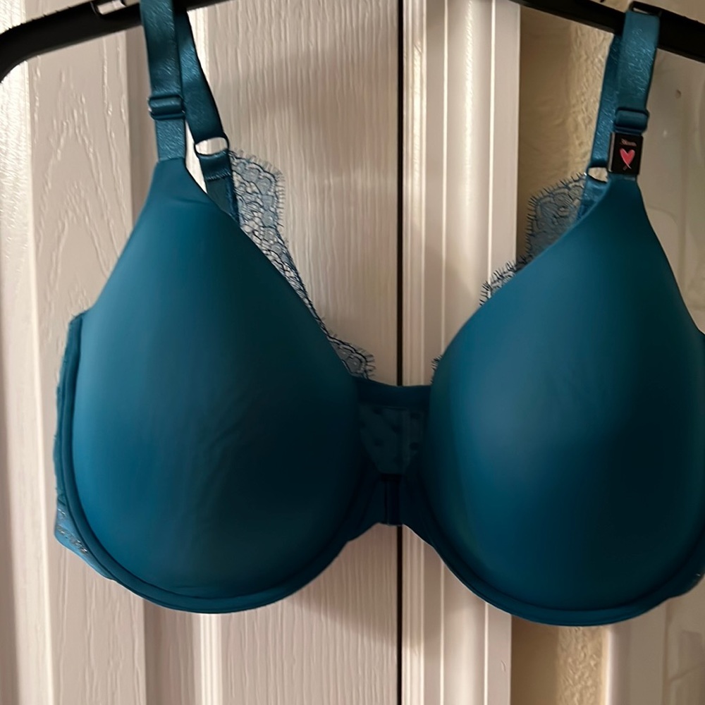 Victoria Secrets t-shirt bra, lightly lined dark teal size 38DDD
